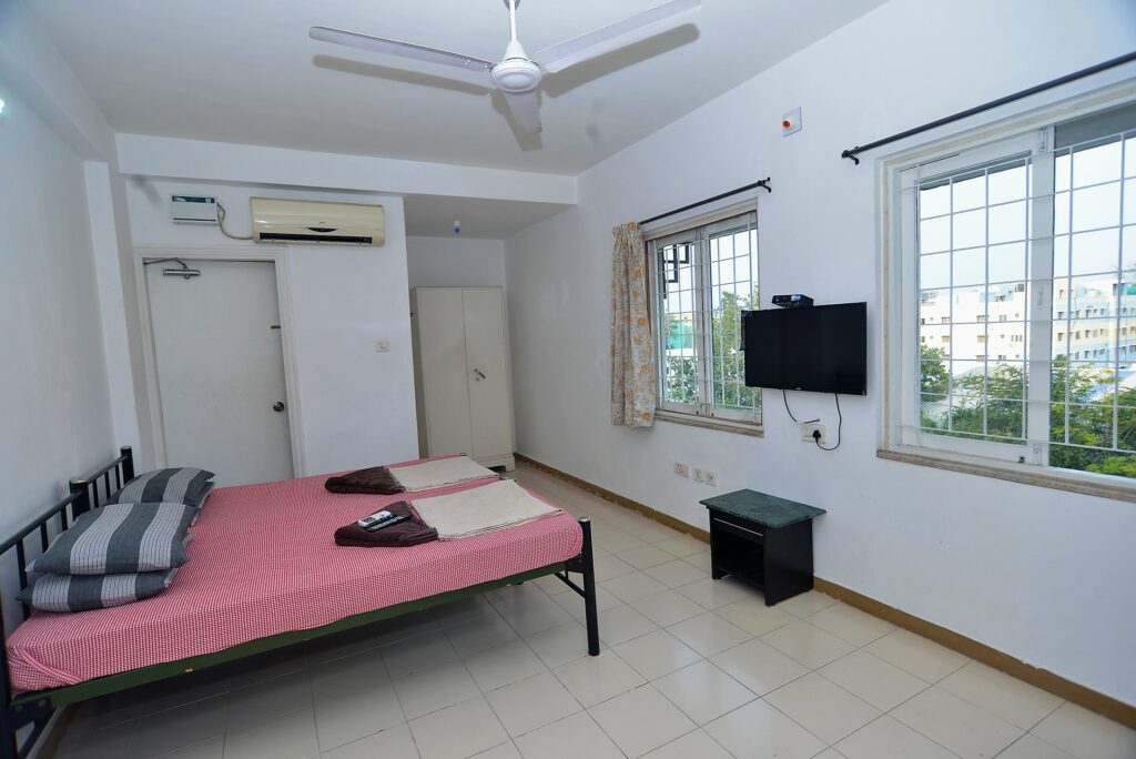 2 room apartment near ganga hospital